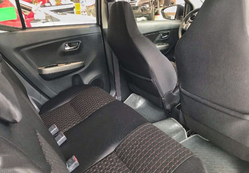 Khoang hành lý linh hoạt và rộng rãi của Toyota Wigo MT khi gập ghế