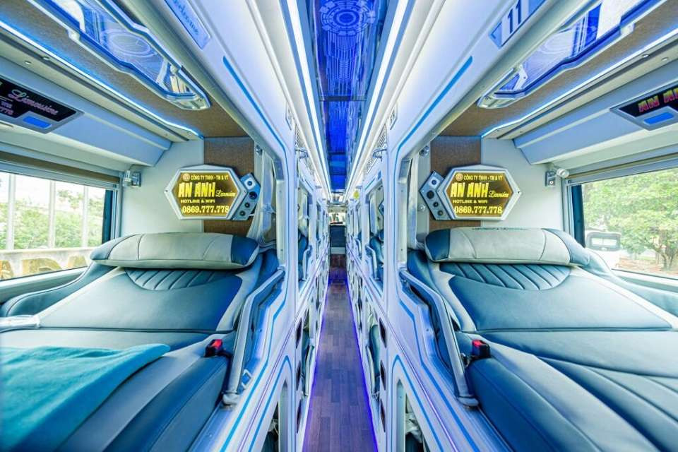 Không gian khoang phòng đơn riêng tư trên xe An Anh Limousine 21-24 chỗ