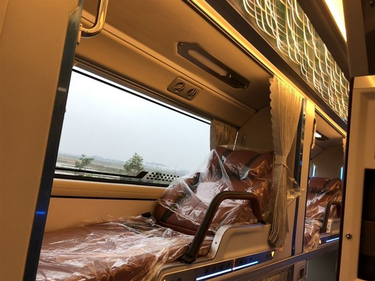 Không gian phòng riêng trên xe Limousine Sử Loan Nghệ An Hải Dương