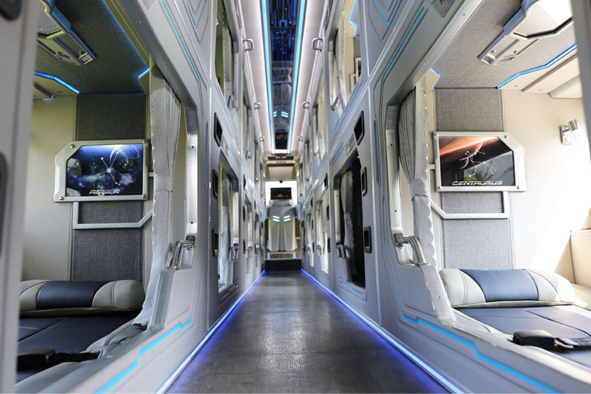 Không gian sang trọng bên trong xe Limousine giường nằm chạy tuyến Hà Tĩnh Đà Nẵng