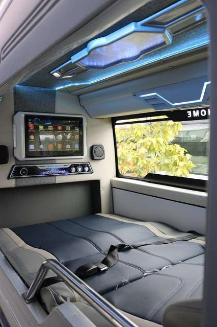 Không gian sang trọng và tiện nghi trên xe limousine giường nằm đi Pleiku, Gia Lai