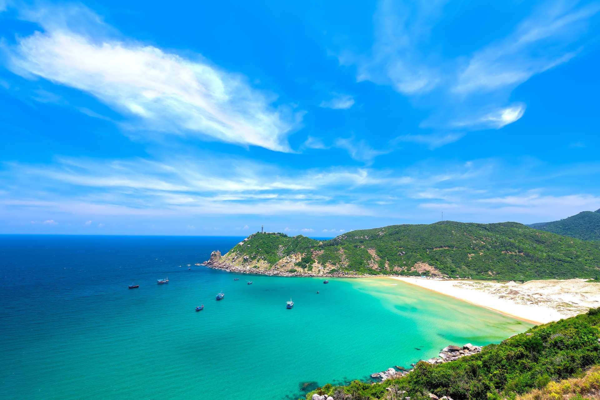 Khung cảnh biển tuyệt đẹp tại Phú Yên điểm đến hấp dẫn