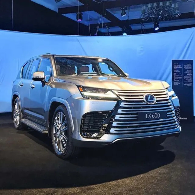 Lexus LX 600 2025 thể hiện khả năng chinh phục địa hình khó