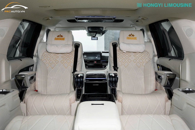 Limousine Hongyi CRYSTAL 4.0 Max nâng cấp không gian xe
