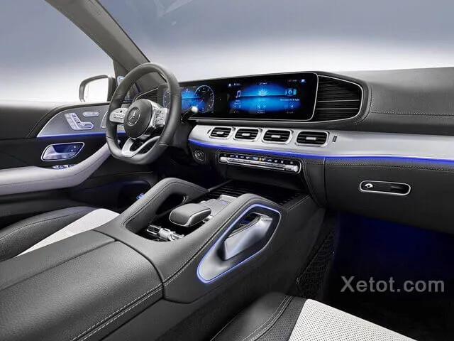 Mẫu SUV 7 chỗ hạng sang Mercedes GLE 450 với thiết kế đặc trưng