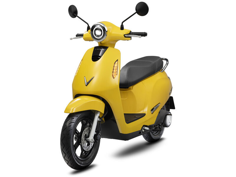 Mẫu xe máy điện kiểu dáng thời trang và kích thước phù hợp với vóc dáng người Việt, đặc biệt là học sinh