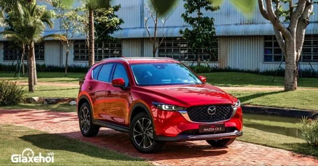 Mazda CX-5 2025 với thiết kế đầu xe hiện đại, lưới tản nhiệt mới và đèn LED sắc sảo