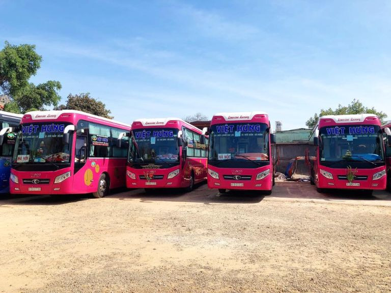 Một trong những chiếc xe khách Ninh Bình Gia Lai hiện đại của Việt Hưng