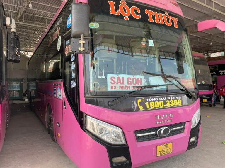 Ngoại hình nổi bật của xe khách Lộc Thủy phục vụ tuyến Vũng Tàu Cam Ranh