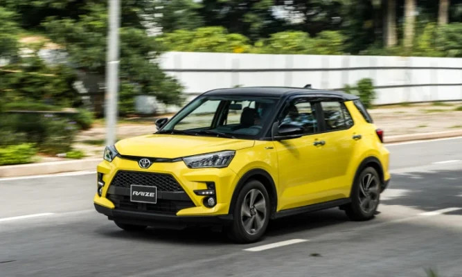 Ngoại thất Toyota Raize với thiết kế vuông vức và hiện đại