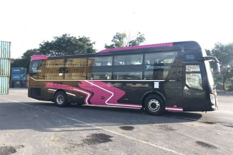 Nhà xe Nam Quỳnh Anh cung cấp dịch vụ trung chuyển tận nơi trong khu vực nội thành và vận chuyển hàng hoá chi phí thấp.