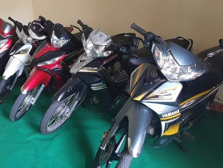 Nhiều dòng xe máy sẵn sàng phục vụ khách thuê tại một cửa hàng ở Đắk Lắk