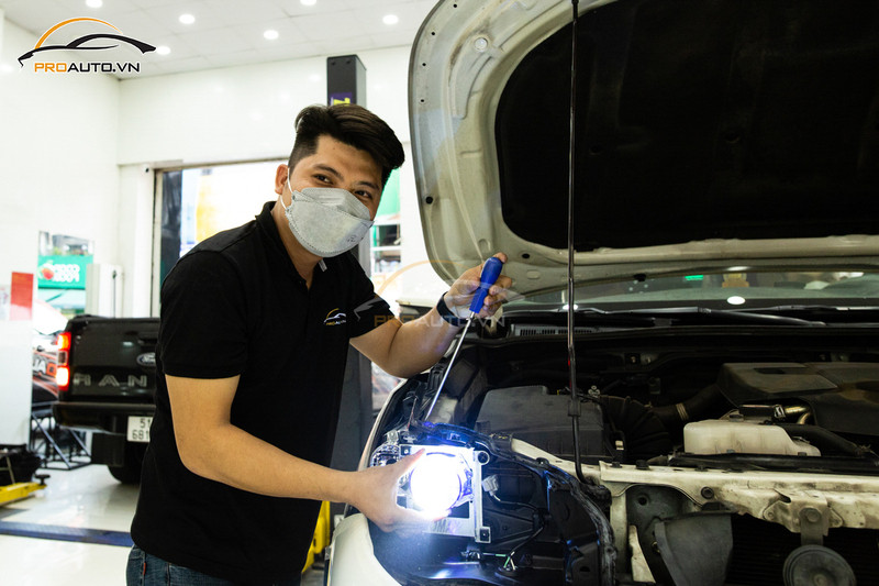 Những kinh nghiệm quan trọng khi quyết định độ đèn xe ô tô
