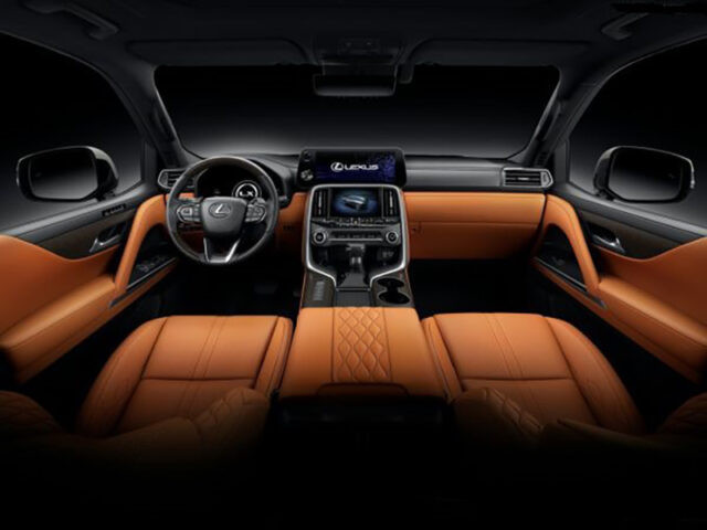 Nội thất Lexus LX 600 F Sport 2025 với ghế da màu đỏ và logo F Sport