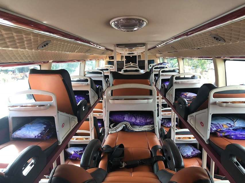 Nội thất rộng rãi và tiện nghi của xe giường nằm 40 chỗ đi Gia Lai