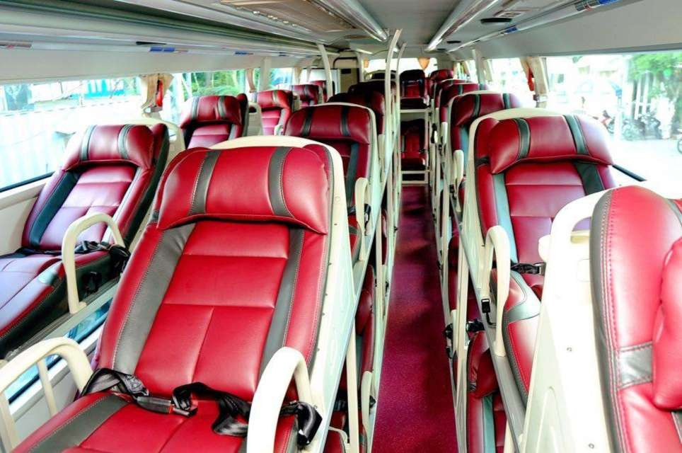 Nội thất sang trọng và sạch sẽ của xe giường nằm 40 chỗ Xe Nhà