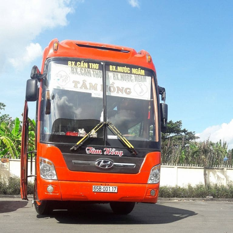 Nội thất tiện nghi bên trong xe giường nằm phục vụ hành trình dài