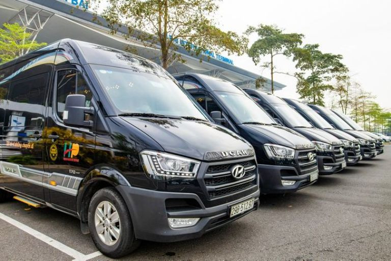 Nội thất xe limousine của Hoàng Đức trên tuyến Đà Nẵng Huế
