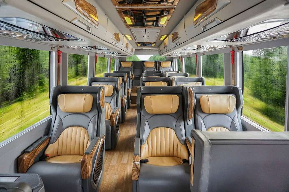 Nội thất xe limousine sang trọng trên tuyến Ninh Bình đi Hà Nội