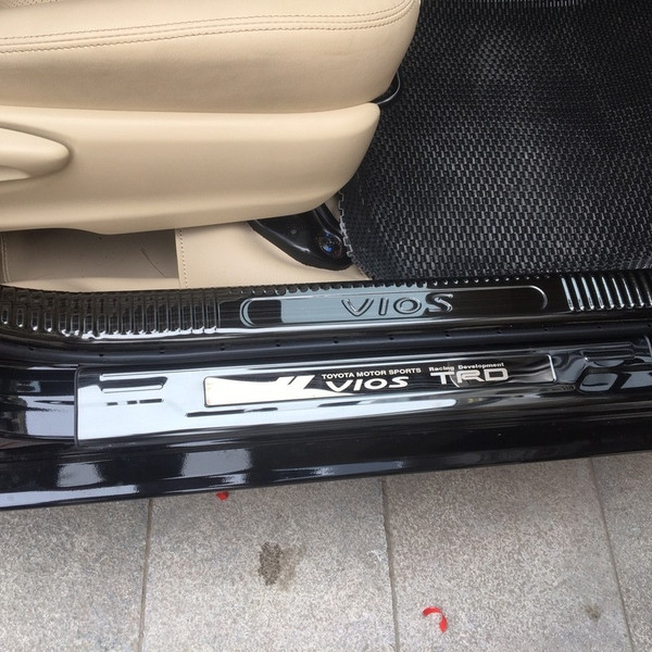 Ốp bậc lên xuống xe Toyota Vios