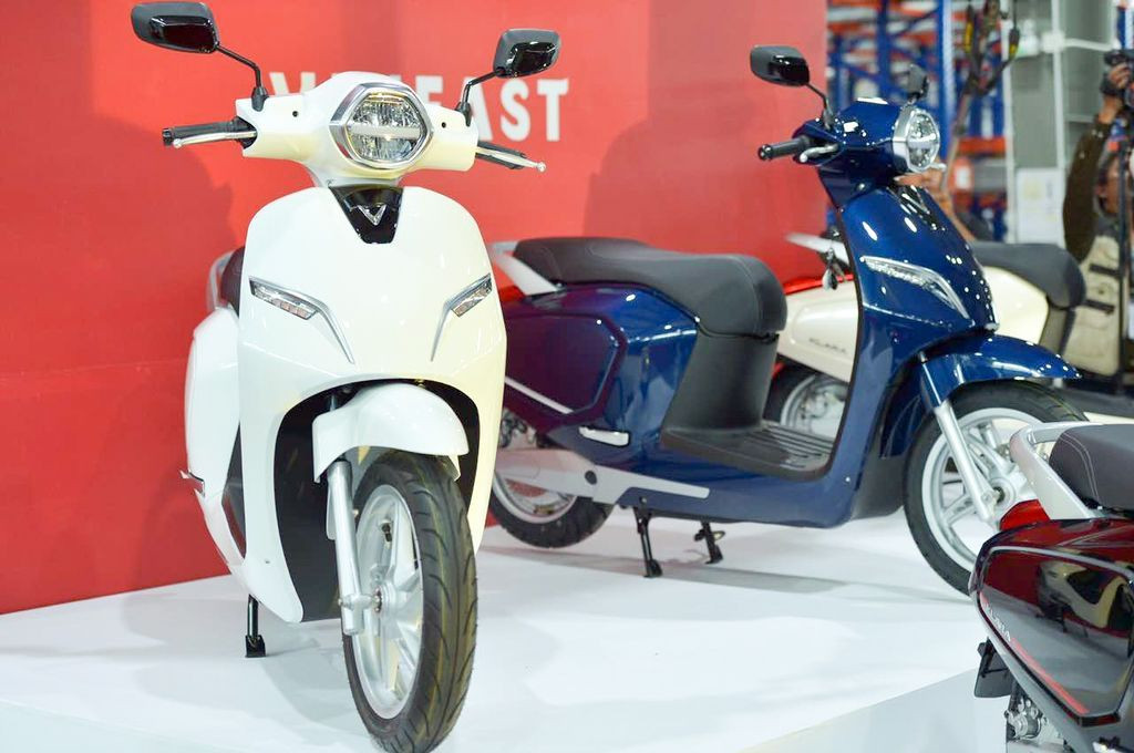Quy trình đặt mua xe máy điện VinFast online và nhận xe tại showroom đơn giản