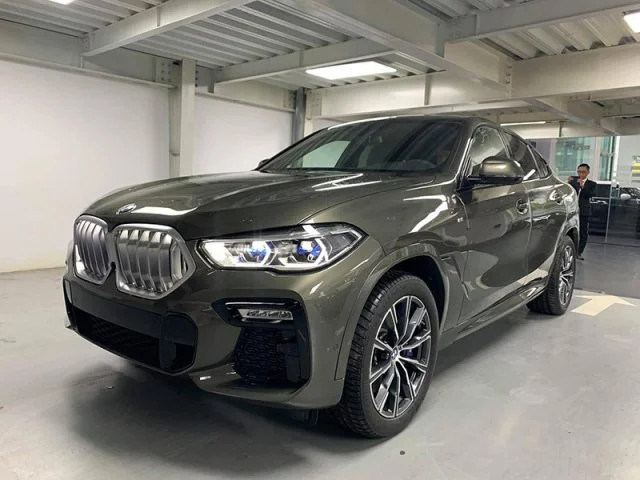Thiết kế đầu xe BMW X6 xDrive40i M Sport thế hệ mới với lưới tản nhiệt Iconic Glow