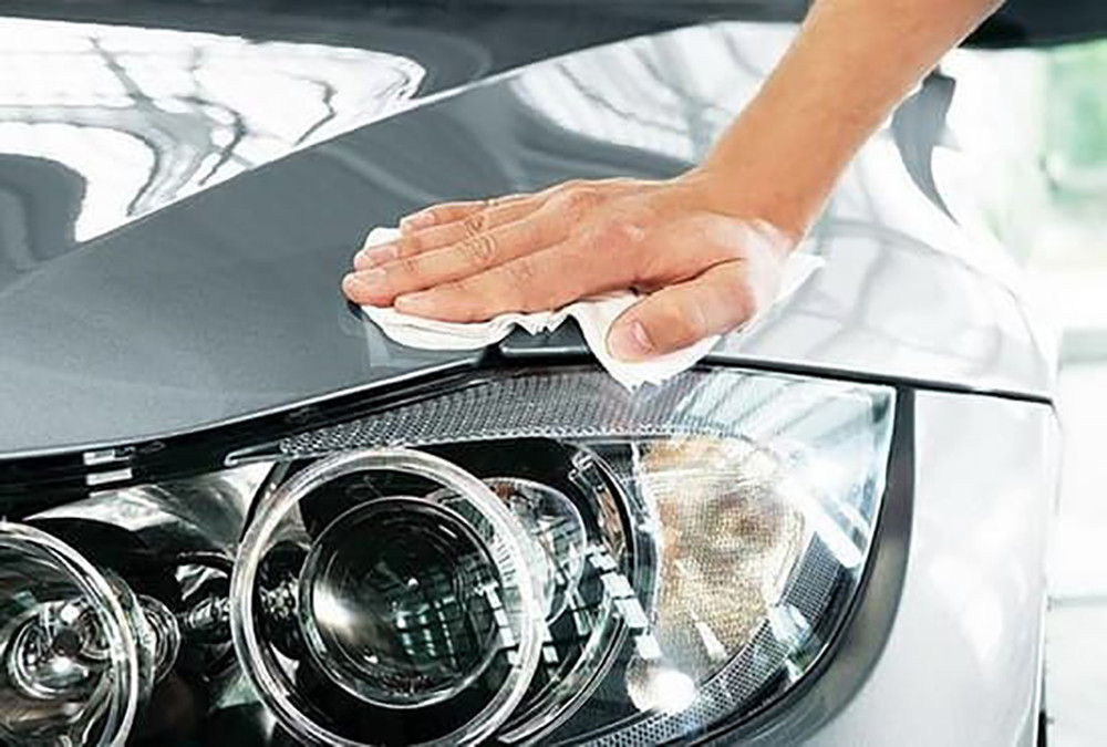 Tình trạng chóa đèn ô tô bị mờ đục do tác động của thời tiết và thời gian