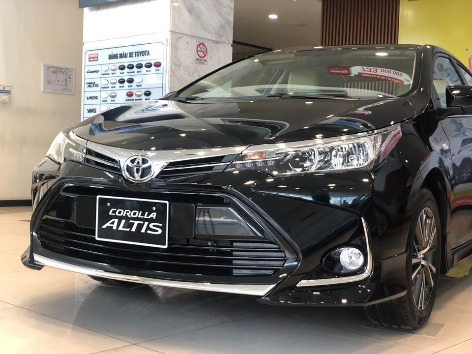 Tổng quan ngoại thất xe Toyota Corolla Altis phân khúc C