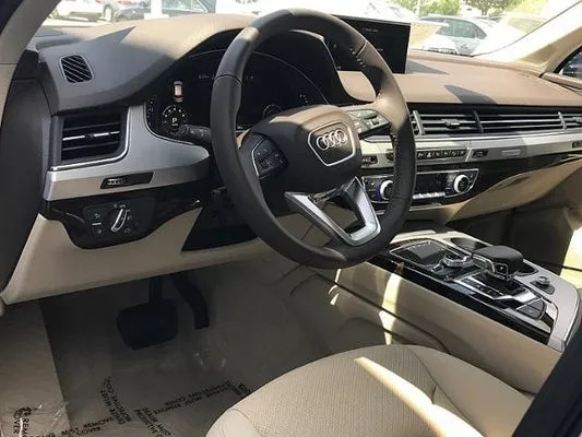Tổng thể thiết kế ngoại thất của xe Audi Q7 7 chỗ sang trọng
