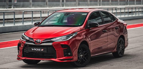 Toyota Vios màu đỏ phù hợp phong thủy người tuổi Bính Dần