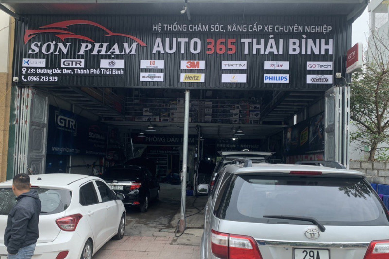 Trung tâm Auto365 Thái Bình dán phim cách nhiệt chuyên nghiệp