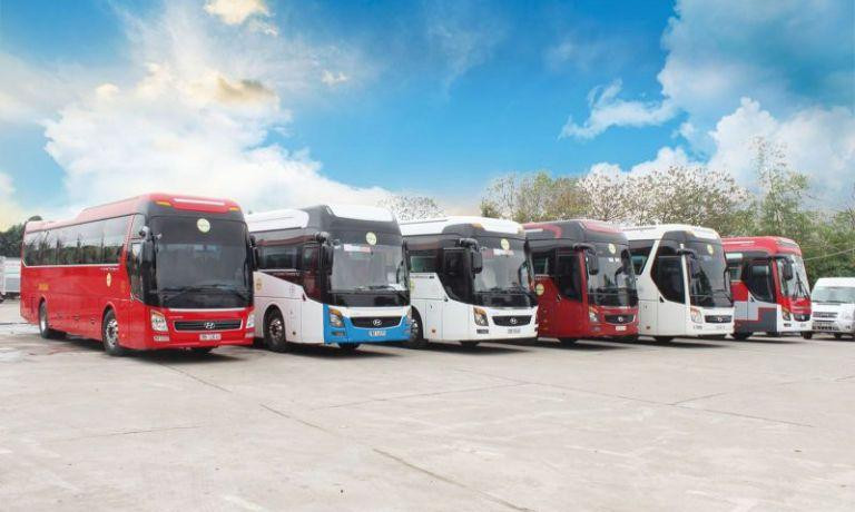 Xe giường nằm là lựa chọn phổ biến cho tuyến đường dài từ Bến xe Sơn La đến Ninh Bình