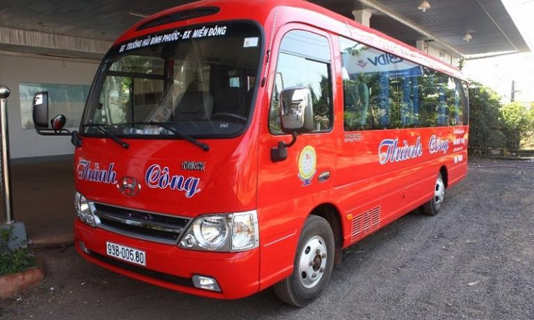 Xe khách chạy tuyến Long Khánh đến các khu vực tại tỉnh Bình Dương.