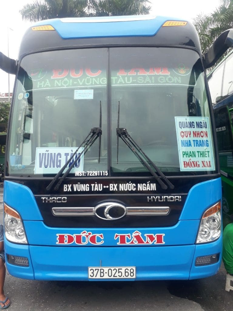 Xe khách Đức Tâm trên hành trình đến Châu Đốc