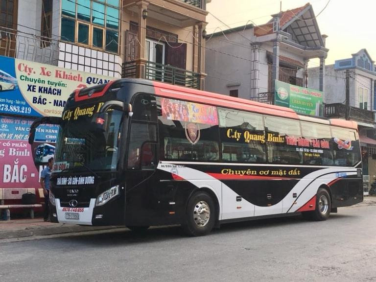 Xe khách đường dài tại Bến xe khách Nam Định