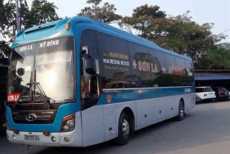 Xe khách giường nằm là phương tiện chính phục vụ tuyến đường dài từ Bến xe Sơn La đi Hải Phòng