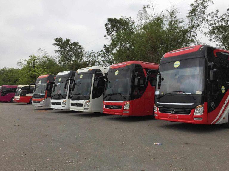 Xe khách tại Bến xe Nam Định