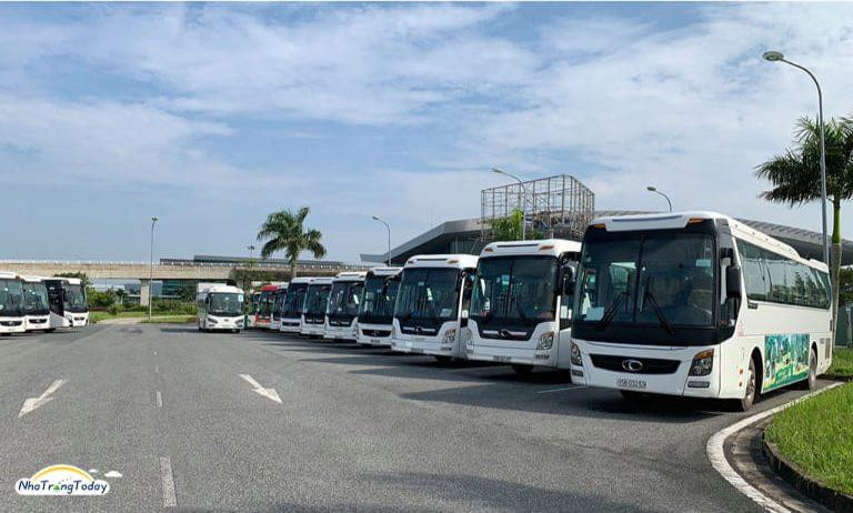 Xe khách tại Bến xe Tiền Giang sẵn sàng phục vụ hành trình