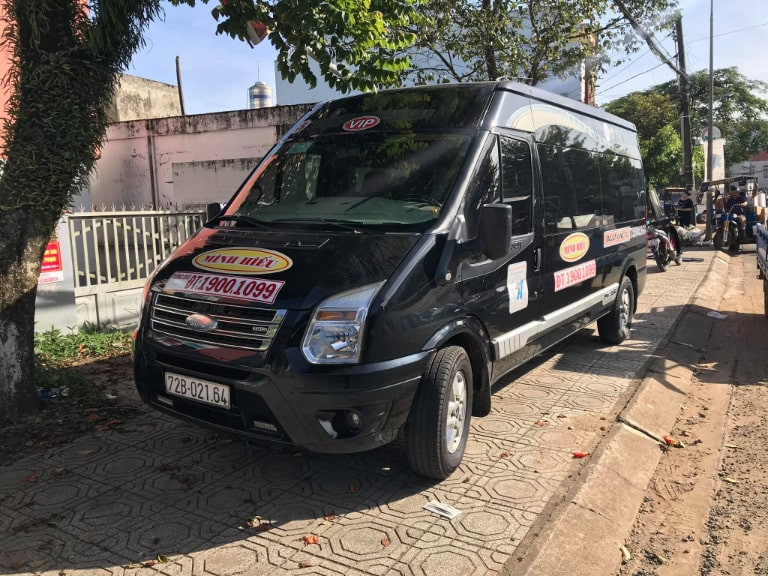 xe Limousine Minh Hiếu