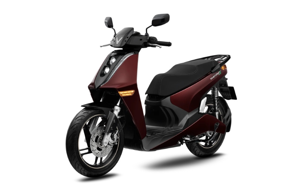 Xe máy điện VinFast Theon S cao cấp, minh họa sự khác biệt với xe đạp điện về thiết kế và hiệu năng.