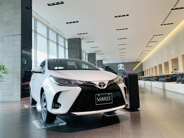 Xe Toyota Yaris màu trắng ngọc trai là lựa chọn tốt cho người mệnh Thủy